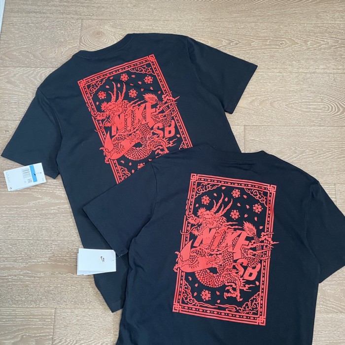 大人気 ナイキ 激安偽物 スケートボードTシャツ