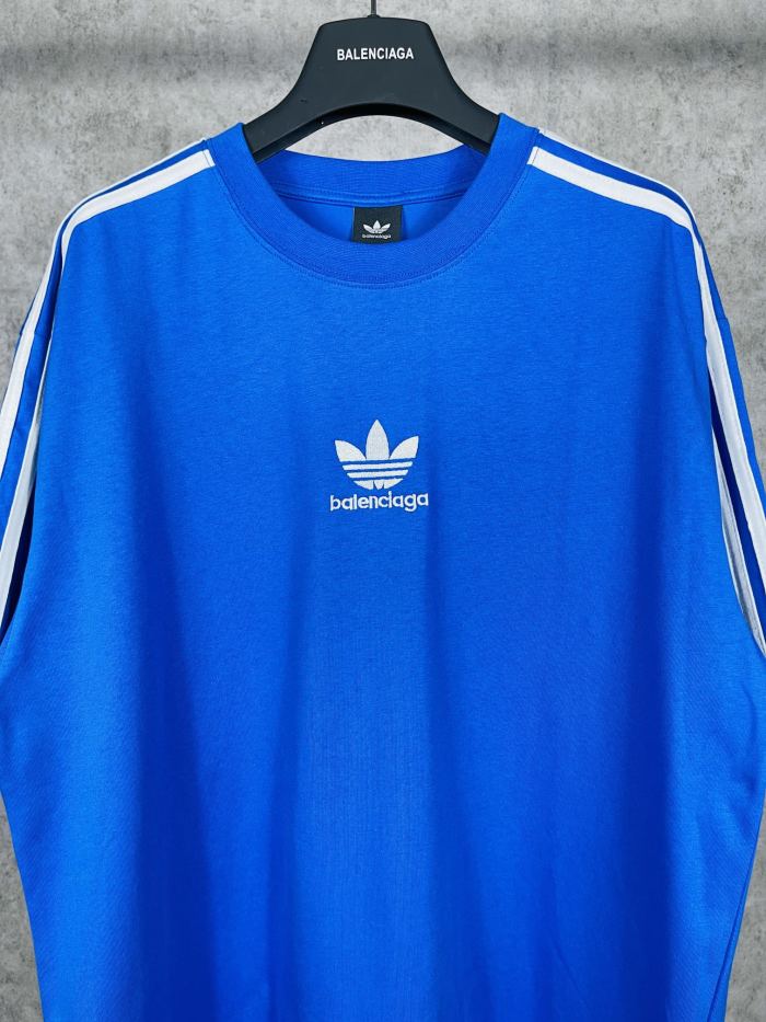 日本未入荷 balenciagaxAdidas クローバースリーストライプロゴ刺繍半袖Tシャツ