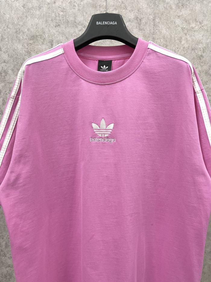 【限定】 balenciagaxAdidas クローバースリーストライプロゴ刺繍半袖Tシャツ