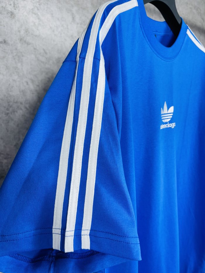 日本未入荷 balenciagaxAdidas クローバースリーストライプロゴ刺繍半袖Tシャツ