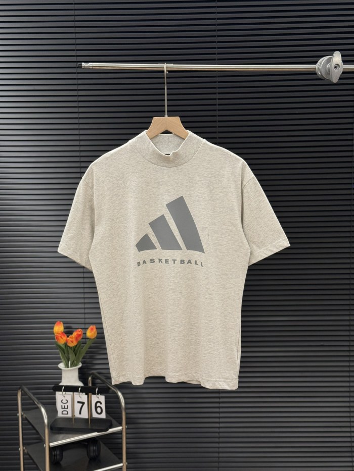 一目惚れ♪ アディダス 偽物通販 夏のプチレッドブック爆着カップルハイネック半袖Tシャツ2色