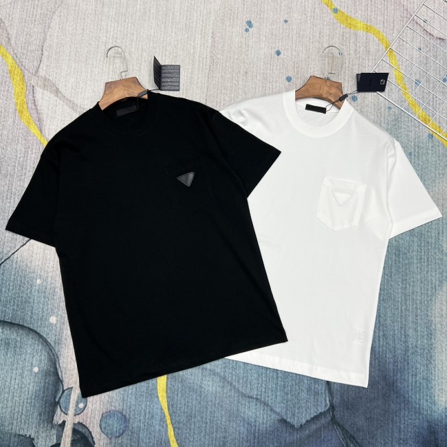 ★超人気 プラダ n級品 の春先の最新限定ポケットレザーロゴ個性的な半袖Tシャツ2色