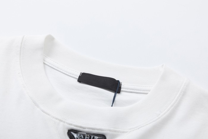 累積売上総額第１位！プラダ n級品 24 ss春夏新作プリントロゴ入りカップル用半袖Tシャツ