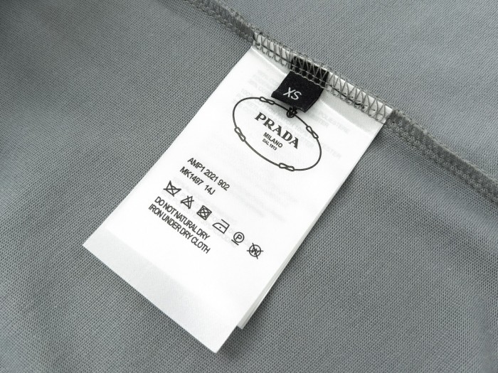 超奇跡の入荷☆ プラダ スーパーコピー 24 SS LOGOプリントペアルックTシャツ半袖