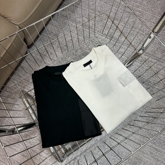 超話題! プラダ n級品 2024春夏新作アイアンポケットラウンドネック半袖Tシャツ2色