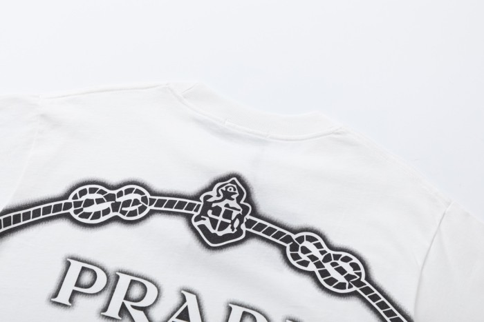 累積売上総額第１位！プラダ n級品 24 ss春夏新作プリントロゴ入りカップル用半袖Tシャツ