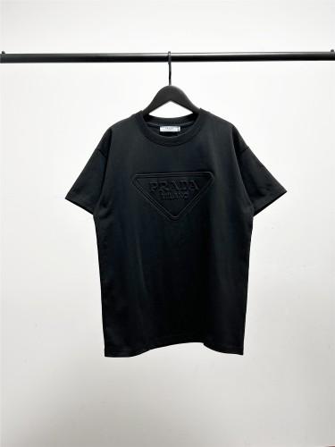 超奇跡の入荷☆プラダ コピー 男女同型トリコロール立体エンボス半袖Tシャツ