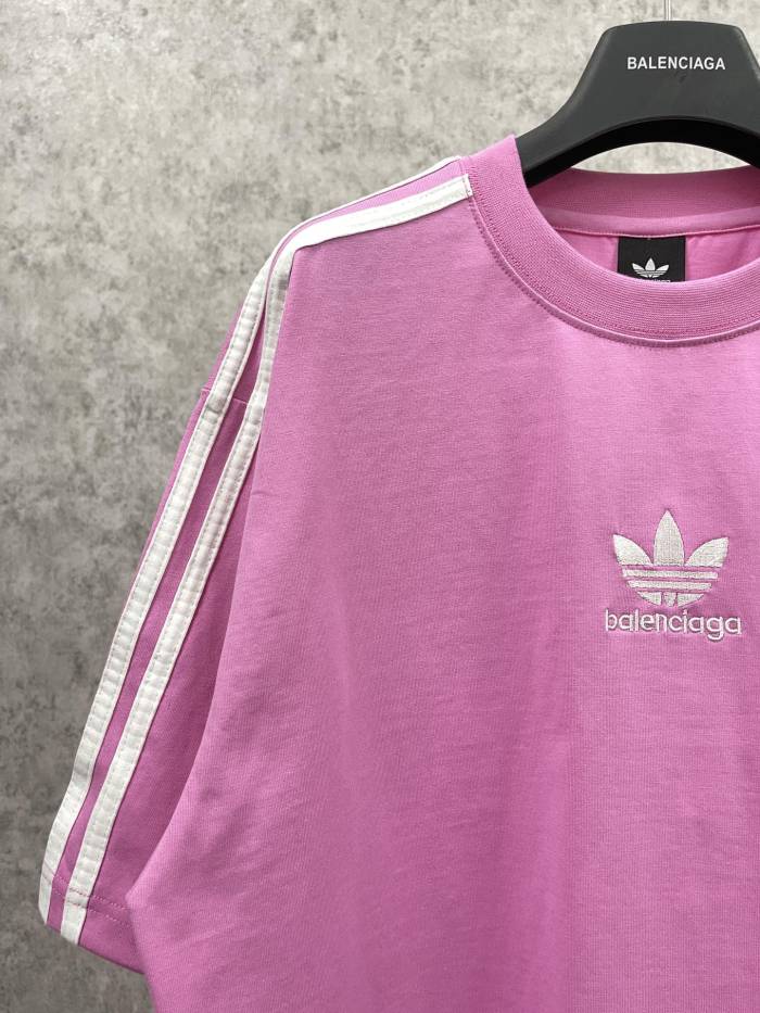 【限定】 balenciagaxAdidas クローバースリーストライプロゴ刺繍半袖Tシャツ