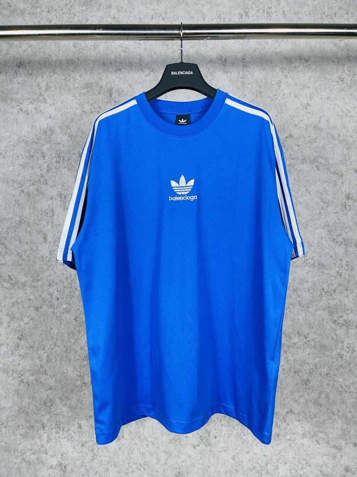 日本未入荷 balenciagaxAdidas クローバースリーストライプロゴ刺繍半袖Tシャツ