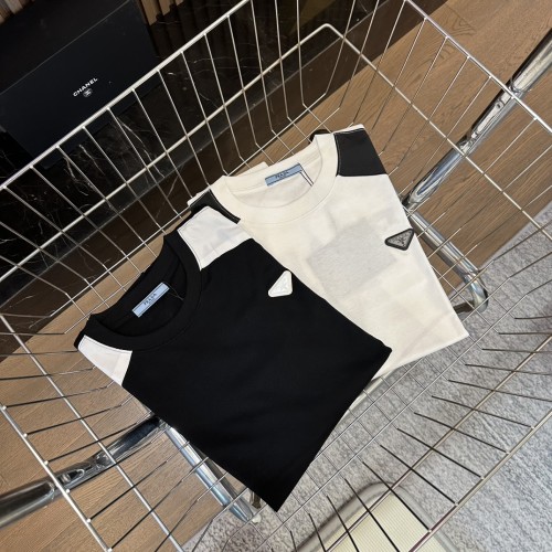 ★超人気 プラダ コピーおすすめ 2024春夏新作トリコロール肩パッチワークデザイン半袖Tシャツ2色