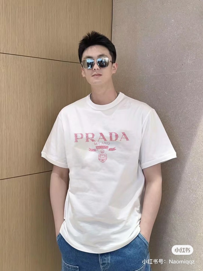 日本未入荷 プラダ コピーおすすめ 2024春夏新作ゴールドロゴ丸首半袖Tシャツ2色