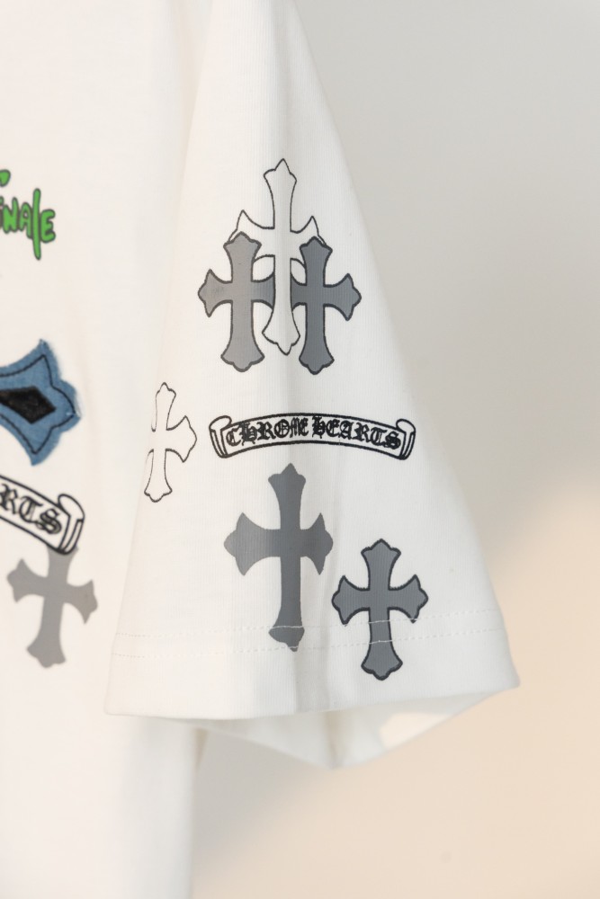 【話題商品！】クロムハーツ 激安偽物 カウボーイの皮貼り十字架の鉄のマイクロロゴTシャツ