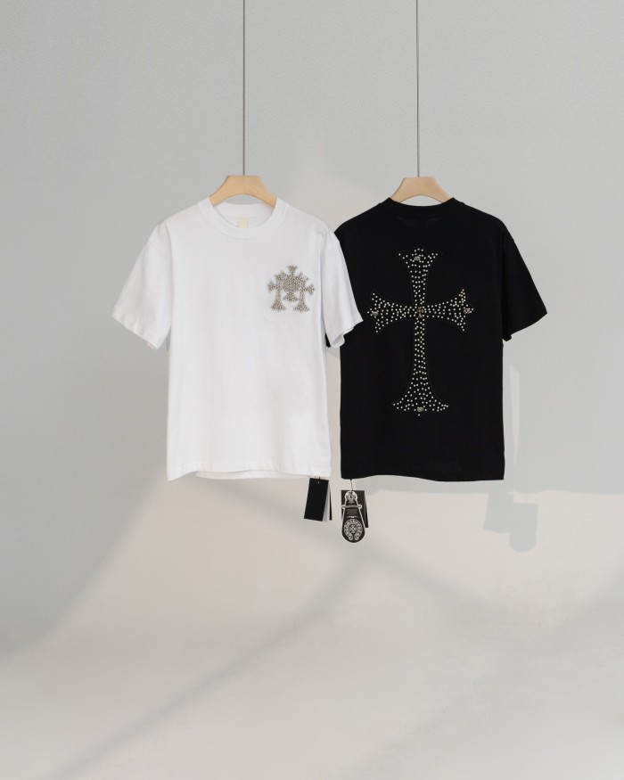 追跡付 クロムハーツ コピーおすすめ 革の馬蹄十字架を貼った小さな鉄のマイクロロゴTシャツ2色