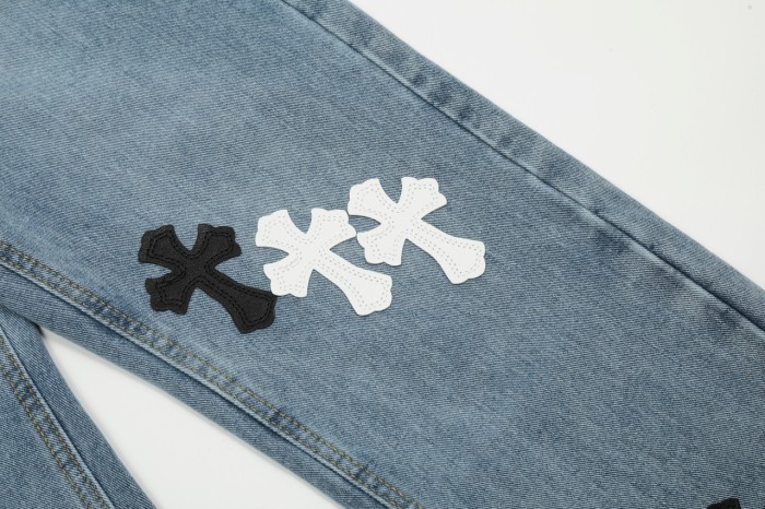 使い勝手良し クロムハーツ コピーおすすめ 十字架刺繍で古いジーンズ