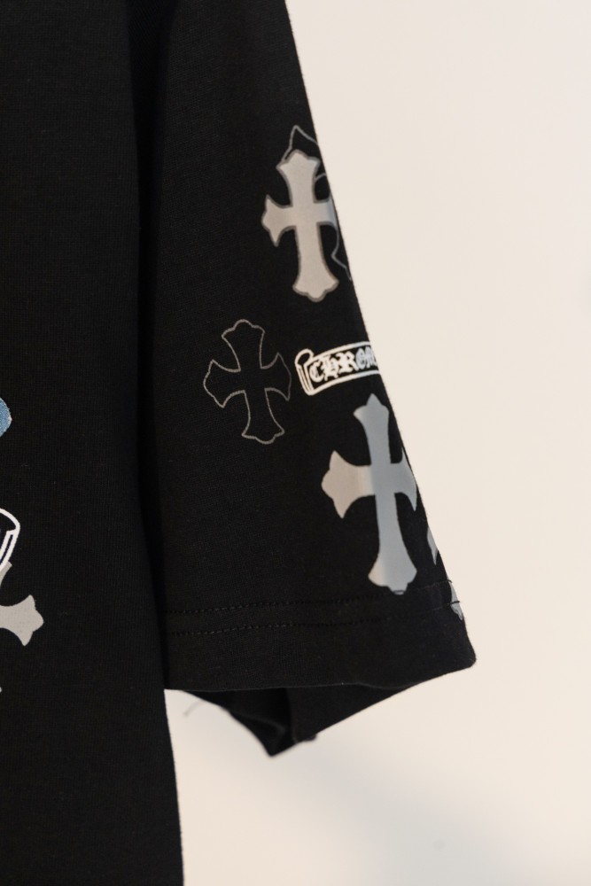 日本未入荷 クロムハーツ n級品 カウボーイの皮貼り十字架の鉄のマイクロロゴTシャツ