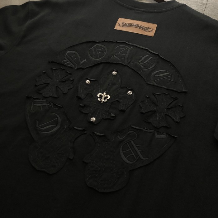 超話題! クロムハーツ スーパーコピー 2024新型馬蹄花布刺繍半袖Tシャツ