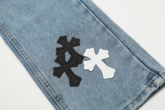 使い勝手良し クロムハーツ コピーおすすめ 十字架刺繍で古いジーンズ
