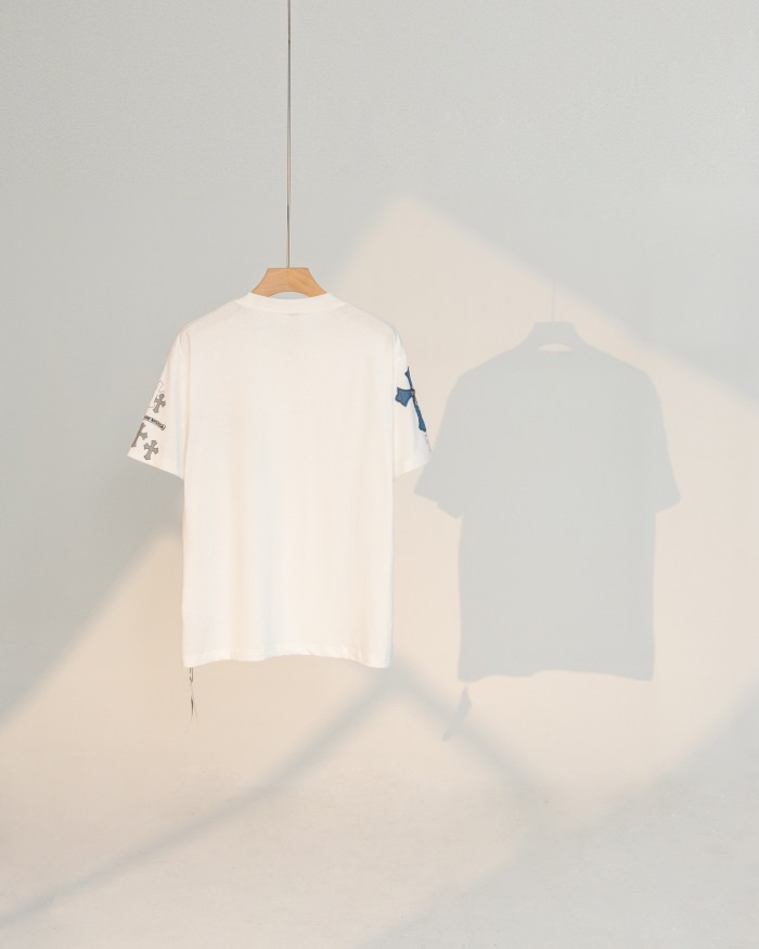 【話題商品！】クロムハーツ 激安偽物 カウボーイの皮貼り十字架の鉄のマイクロロゴTシャツ