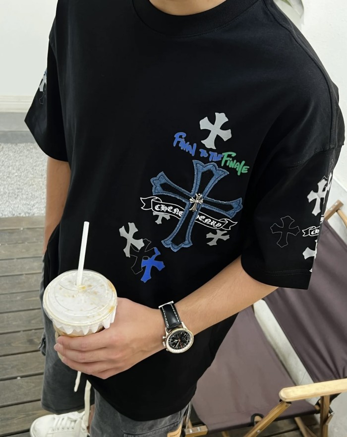 日本未入荷 クロムハーツ n級品 カウボーイの皮貼り十字架の鉄のマイクロロゴTシャツ