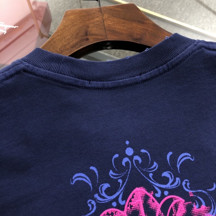 【話題商品！】 クロムハーツ コピー 2024新作クロスキー半袖Tシャツ
