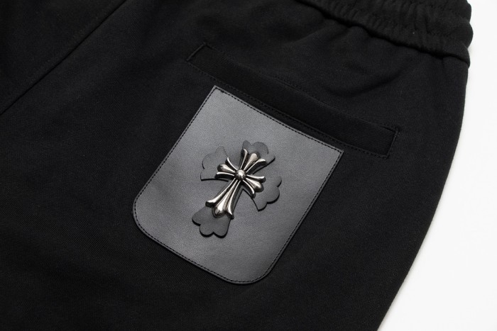 日本未入荷 クロムハーツ 激安偽物 革張り刺繍金物半ズボン