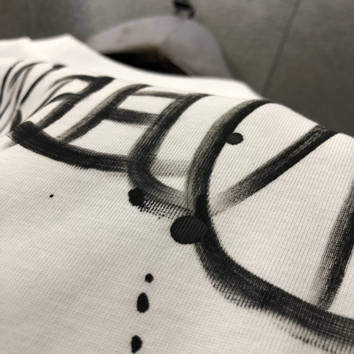 ★超人気 クロムハーツ コピーおすすめ 2024新ロゴ手描きプリント半袖Tシャツ