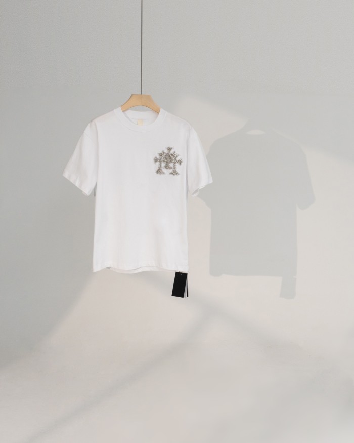 追跡付 クロムハーツ コピーおすすめ 革の馬蹄十字架を貼った小さな鉄のマイクロロゴTシャツ2色