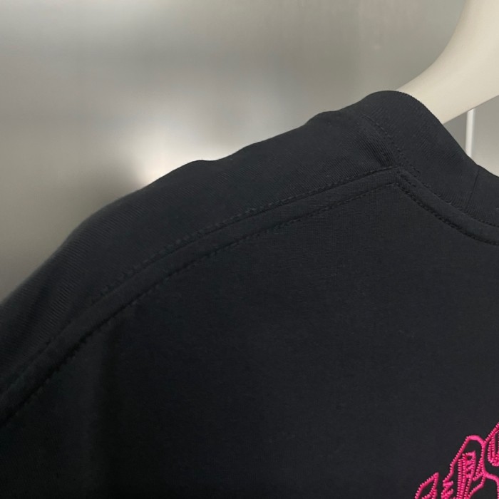 大人気 クロムハーツ 激安偽物 24 ss夏新作胸元刺繍ロゴ柄半袖ゆったりTシャツ