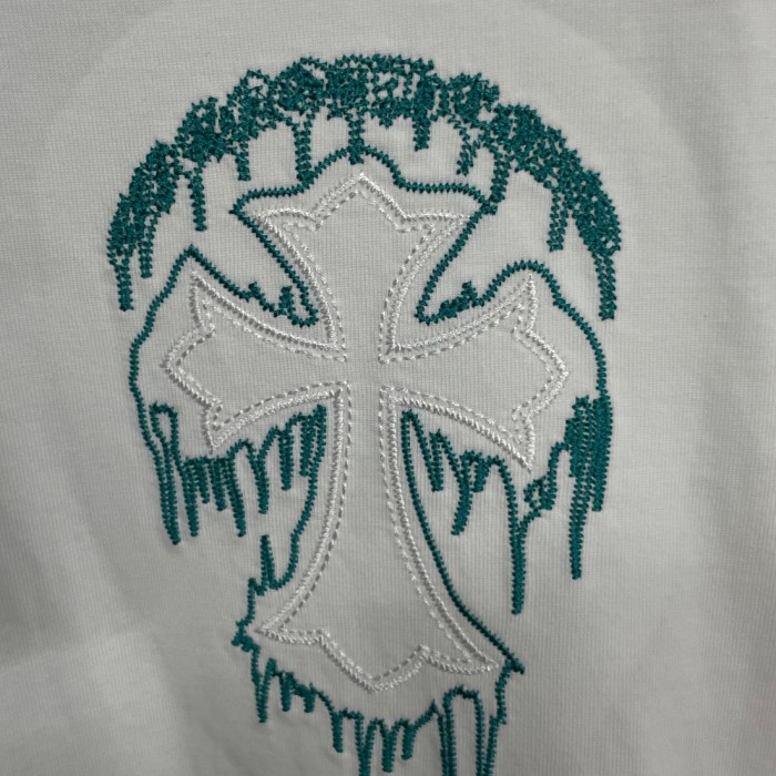 ★超人気 クロムハーツ n級品 24 ss夏新作胸元刺繍ロゴ柄半袖ゆったりTシャツ