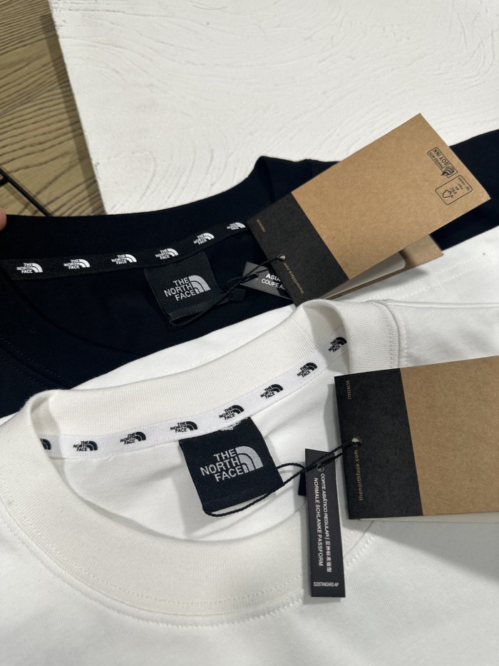 【話題商品！】 ザノースフェイス n級品 の新作カップル向け半袖Tシャツ2色