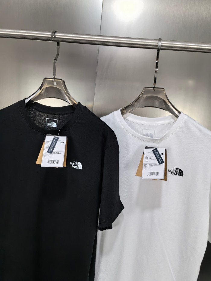 累積売上総額第１位！ ザノースフェイス 激安通販 2024探検シリーズ背中の大きな花のプリントTシャツ2色