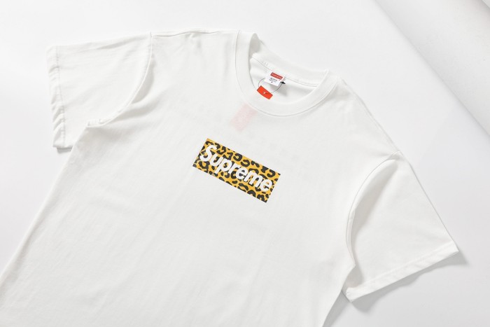 超話題! シュプリーム コピーおすすめ ロゴ半袖Tシャツ男女同型