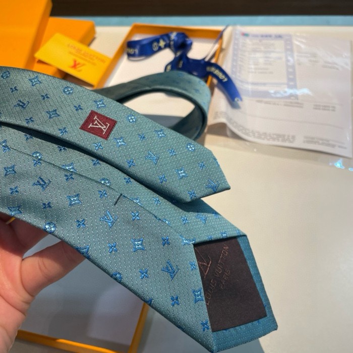 使い勝手良し ルイヴィトン コピー 精緻なロゴジャカード