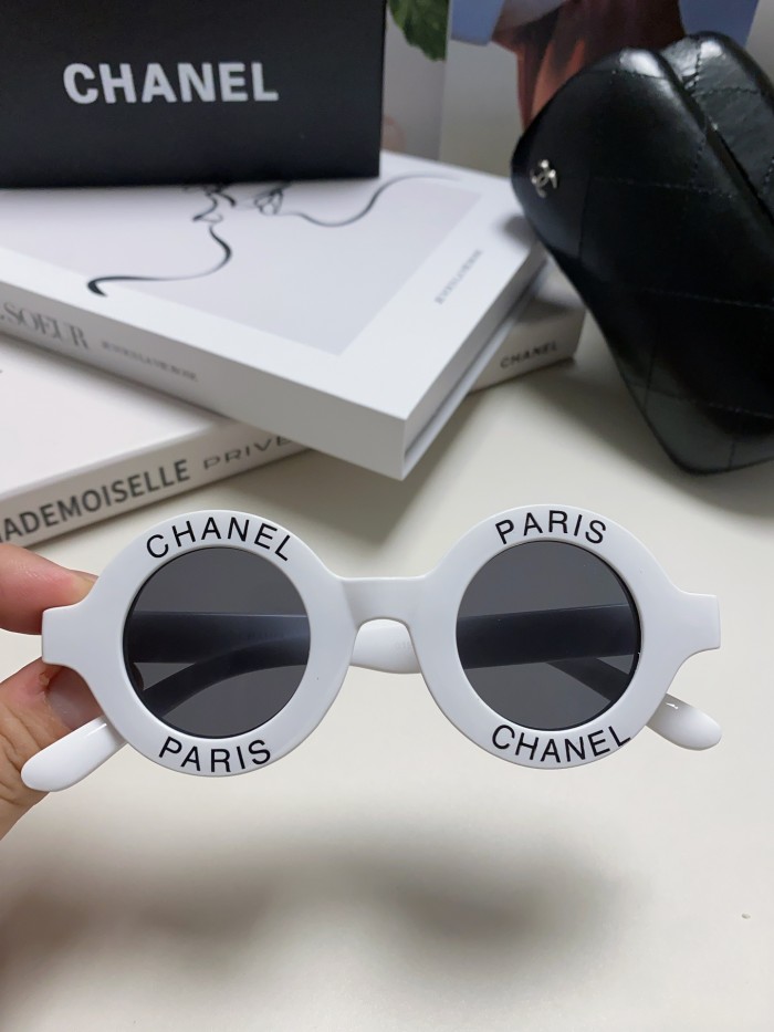 超奇跡の入荷☆ シャネル コピー 英字サングラス