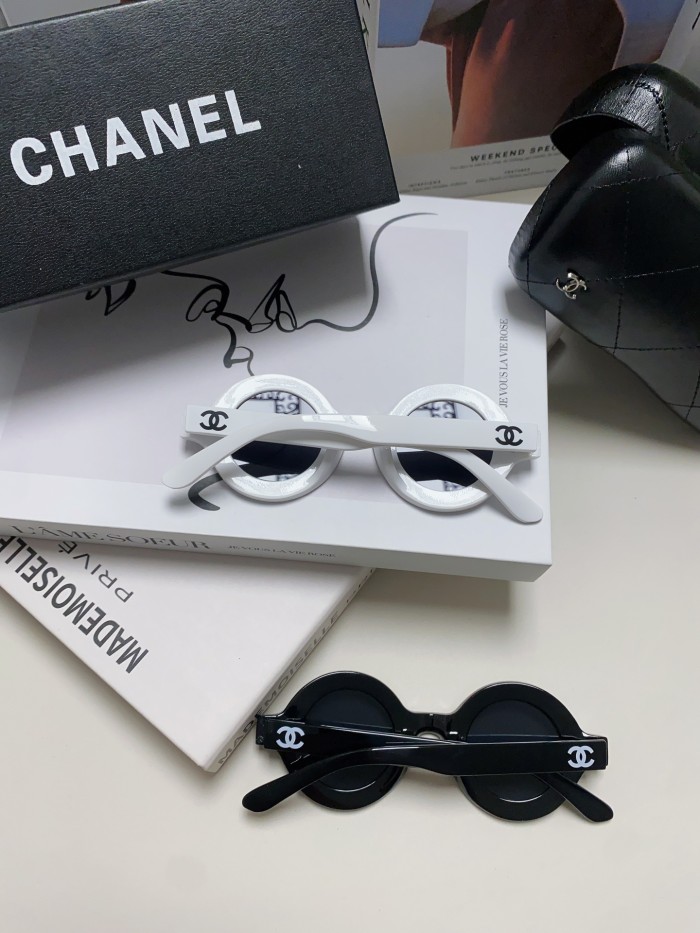 超奇跡の入荷☆ シャネル コピー 英字サングラス