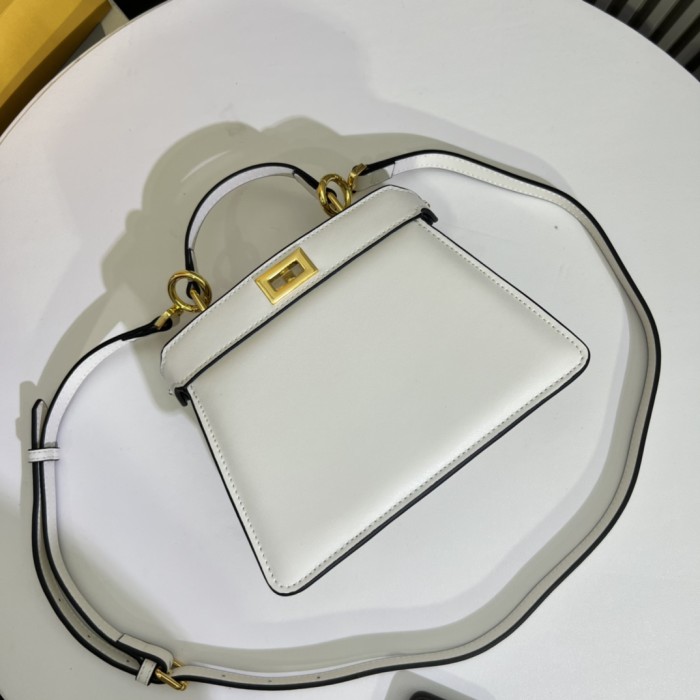 【限定】フェンディ n級品 Fendiの最新子猫バッグ
