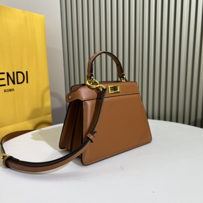 稀少 フェンディ スーパーコピー Fendiの最新子猫バッグ