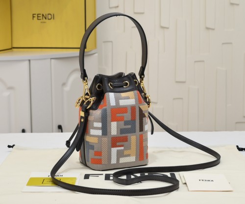 ★超人気 フェンディ 激安通販 FENDIバケツ大容量