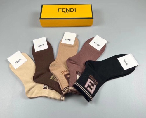 累積売上総額第１位！フェンディ 偽物通販 の新品中筒女性用靴下