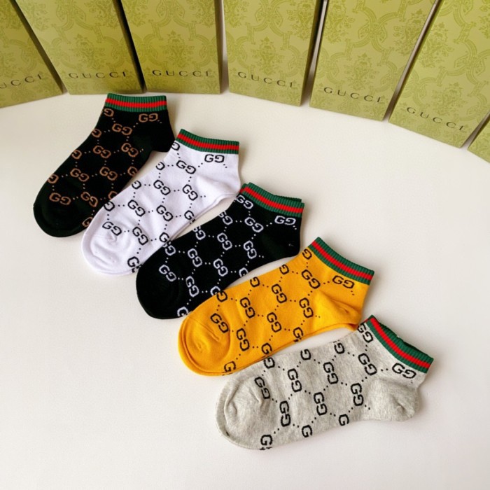 ★超人気 グッチ n級品 の新定番中短タイプスタッズソックス