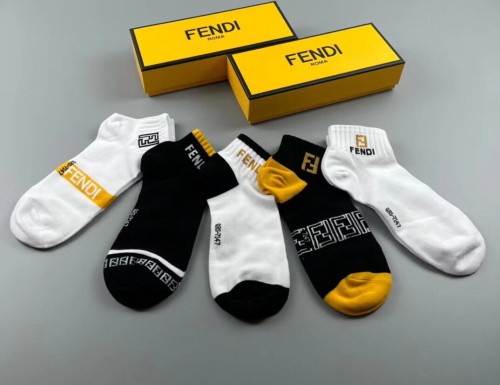 使い勝手良し フェンディ コピーおすすめ 新品靴下
