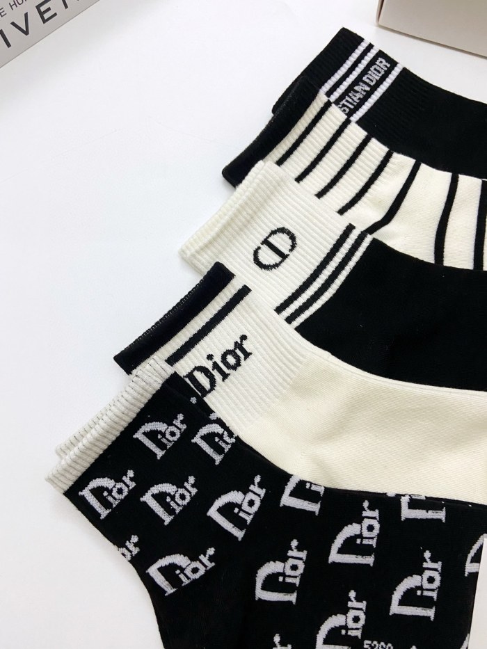 超奇跡の入荷☆ ディオール 激安通販 クラシックアルファベットロゴコットンミッドソックス
