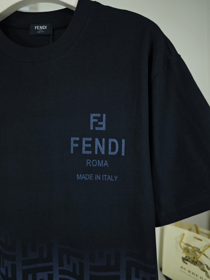 高品質 フェンディ 激安通販 コットンクルーネック半袖Tシャツ2色