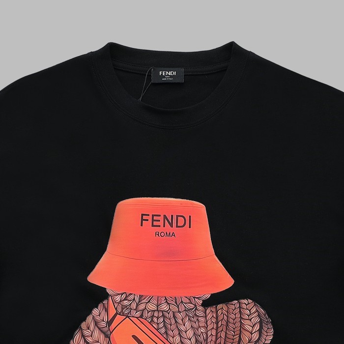 新作 フェンディ コピー の新型クマ柄プリントTシャツ