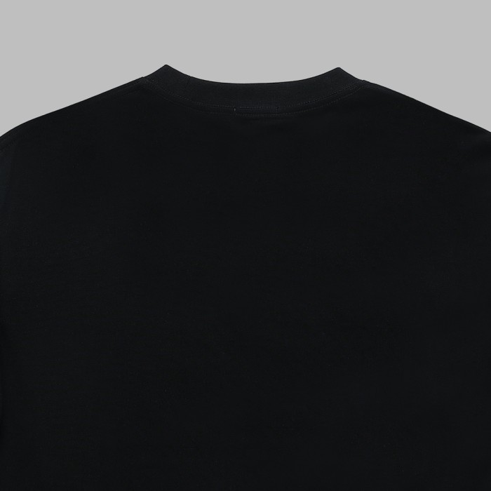 新作 フェンディ コピー の新型クマ柄プリントTシャツ
