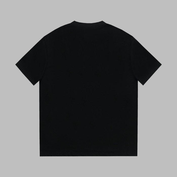 累積売上総額第１位！フェンディ 激安偽物 の新型クマ柄プリントTシャツ