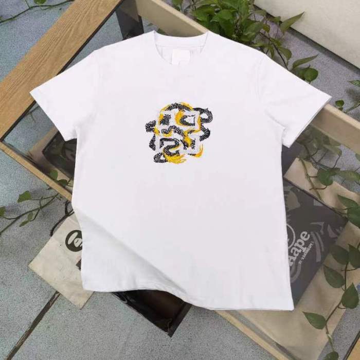 ★超人気 フェンディ コピー 刺繍竜騰模様ロゴ刺繍カジュアルカップルゆったり半袖Tシャツ2色