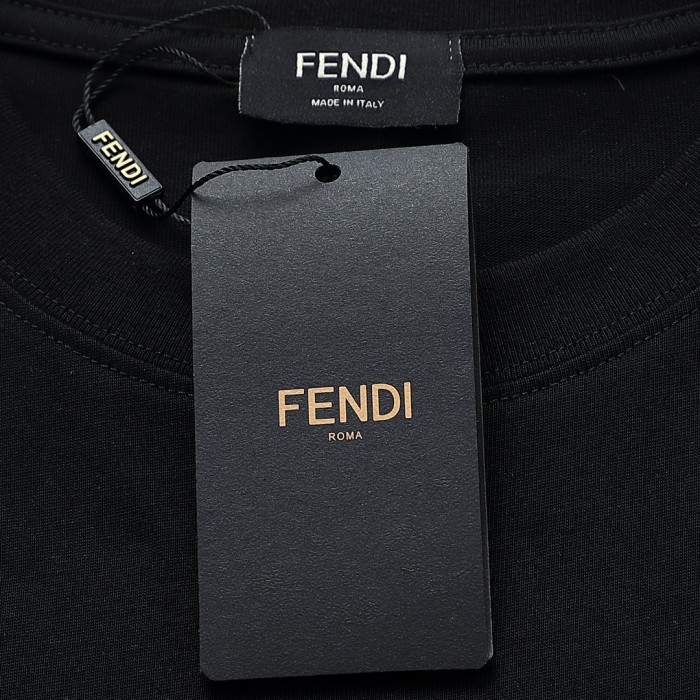 新作 フェンディ コピー の新型クマ柄プリントTシャツ