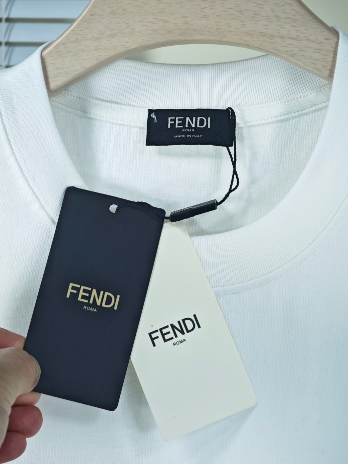 超話題!フェンディ 偽物通販 悪魔の目男女同じコットン丸首半袖Tシャツ2色