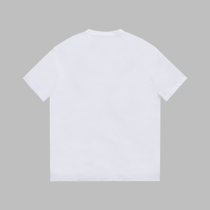 超奇跡の入荷☆ フェンディ スーパーコピー の新型クマ柄プリントTシャツ